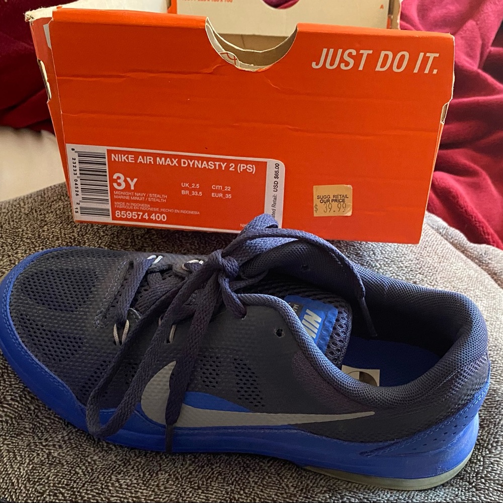 Nike Air Max Dynasty 2. Size 3Y. Blue